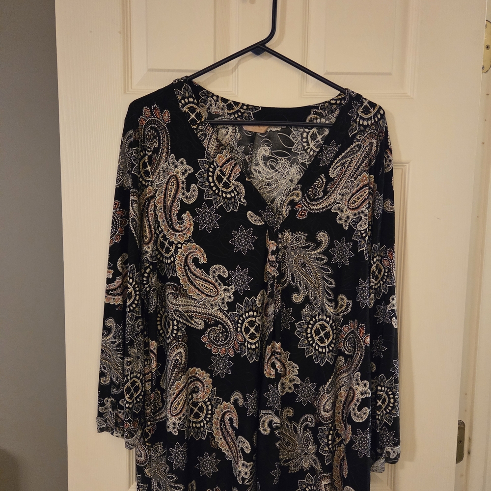 Chic Paisley Print Blouse in Black and Cream